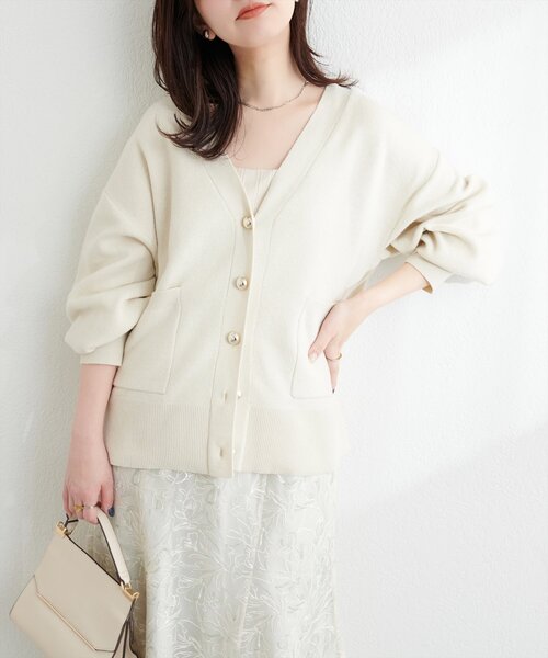 natural couture（ナチュラルクチュール）の「ぷっくり金ボタンミドルカーデ（カーディガン/ボレロ・レディース・チャコールグレー/アイボリー/ピンク/キャメル/イエロー・FREE）」の10枚目の写真