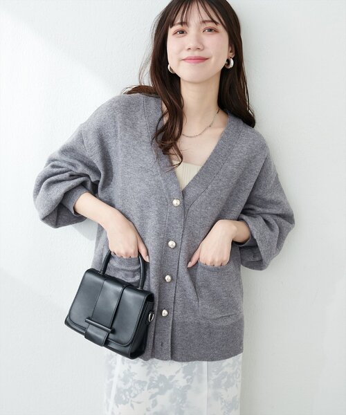 natural couture（ナチュラルクチュール）の「ぷっくり金ボタンミドルカーデ（カーディガン/ボレロ・レディース・チャコールグレー/アイボリー/ピンク/キャメル/イエロー・FREE）」の16枚目の写真