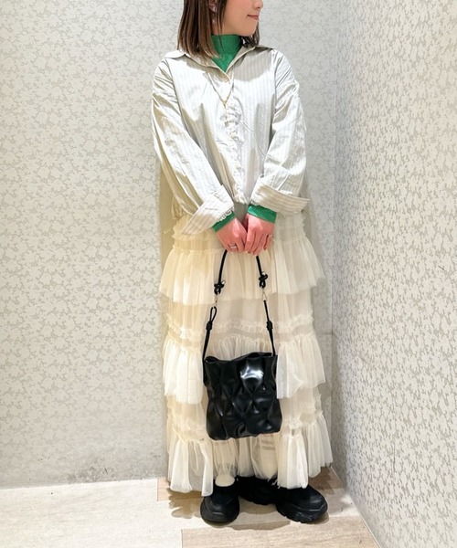 Green　Parks（グリーンパークス）の「イージーケア裾ドロストシャツ（シャツ/ブラウス・レディース・オフホワイト/グレー/ブルー/サックスブルー/グリーン/ベージュ・FREE）」の19枚目の写真