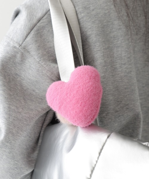 ROOPTOKYO(ループトウキョウ)の「Fluffy chou chou with heart/ハート付き もこもこシュシュ(シュシュ・レディース・イエロー/オレンジ/ピンク系1/ピンク系2/ブラウン/レッド/ホワイト・FREE)」の5枚目の写真