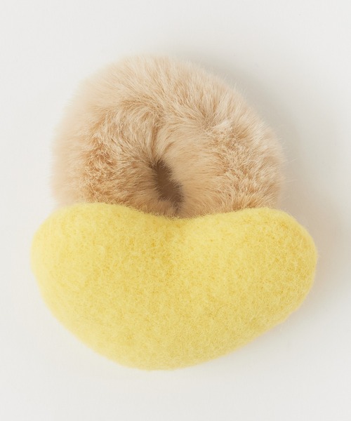 ROOPTOKYO(ループトウキョウ)の「Fluffy chou chou with heart/ハート付き もこもこシュシュ(シュシュ・レディース・イエロー/オレンジ/ピンク系1/ピンク系2/ブラウン/レッド/ホワイト・FREE)」の4枚目の写真