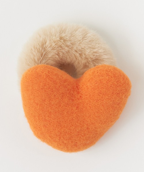 ROOPTOKYO(ループトウキョウ)の「Fluffy chou chou with heart/ハート付き もこもこシュシュ(シュシュ・レディース・イエロー/オレンジ/ピンク系1/ピンク系2/ブラウン/レッド/ホワイト・FREE)」の7枚目の写真