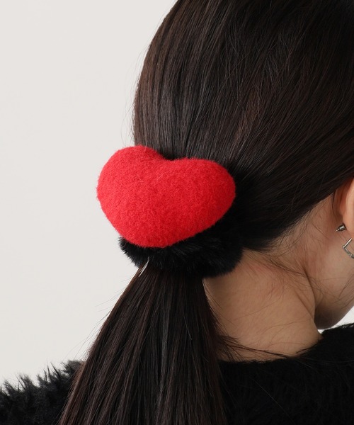 ROOPTOKYO(ループトウキョウ)の「Fluffy chou chou with heart/ハート付き もこもこシュシュ(シュシュ・レディース・イエロー/オレンジ/ピンク系1/ピンク系2/ブラウン/レッド/ホワイト・FREE)」の13枚目の写真