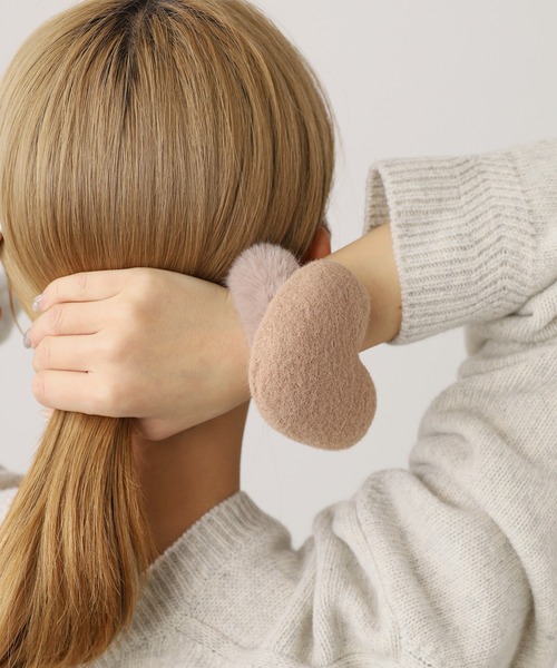 ROOPTOKYO(ループトウキョウ)の「Fluffy chou chou with heart/ハート付き もこもこシュシュ(シュシュ・レディース・イエロー/オレンジ/ピンク系1/ピンク系2/ブラウン/レッド/ホワイト・FREE)」の8枚目の写真