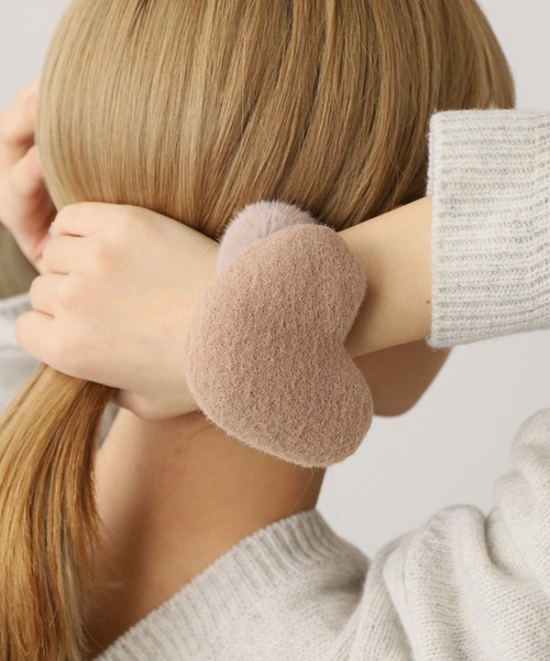 ROOPTOKYO(ループトウキョウ)の「Fluffy chou chou with heart/ハート付き もこもこシュシュ(シュシュ・レディース・イエロー/オレンジ/ピンク系1/ピンク系2/ブラウン/レッド/ホワイト・FREE)」の21枚目の写真