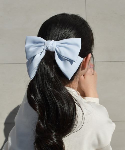 F i.n.t(フィント)の「【新色追加/一部店舗限定展開】サテンビッグリボンバレッタ/Couleur by F i.n.t/fint フィント(バレッタ/ヘアクリップ・レディース・イエロー/ピンク/オフホワイト/レッド/ラベンダー/ミント/ブルー/ブラック/ブルーグレー/ライトピンク/ベージュ/ブラウン/ボルドー/ライトイエロー/ライトブルー・FREE)」の7枚目の写真