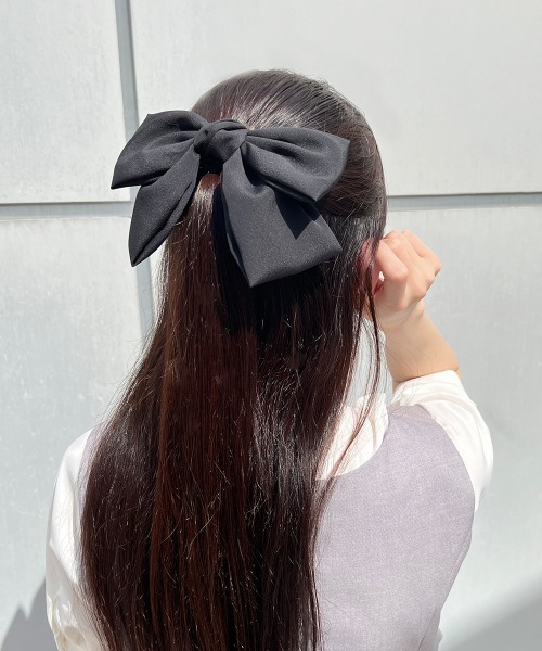 F i.n.t（フィント）の「【新色追加/一部店舗限定展開】サテンビッグリボンバレッタ/Couleur by F i.n.t/fint　フィント（バレッタ/ヘアクリップ・レディース・イエロー/ピンク/オフホワイト/レッド/ラベンダー/ミント/ブルー/ブラック/ブルーグレー/ライトピンク/ベージュ/ブラウン/ボルドー・FREE）」の21枚目の写真