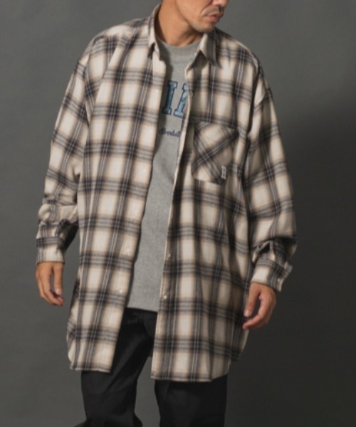 REGIEVO（レジエボ）の「【REGIEVO】ネルチェック / オーバーサイズ ロングシャツ（シャツ/ブラウス・メンズ・グレー/グリーン/ベージュ/イエロー・LARGE/MEDIUM）」の3枚目の写真