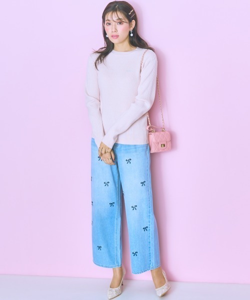 marun（マルン）の「＜大きいサイズ＞リボン刺しゅうパール調デニムパンツ　marun（デニムパンツ・レディース・インディゴブルー/ブルー・L/LL/3L/4L/5L）」の22枚目の写真