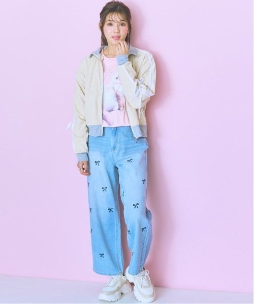 marun（マルン）の「＜大きいサイズ＞リボン刺しゅうパール調デニムパンツ　marun（デニムパンツ・レディース・インディゴブルー/ブルー・L/LL/3L/4L/5L）」の4枚目の写真