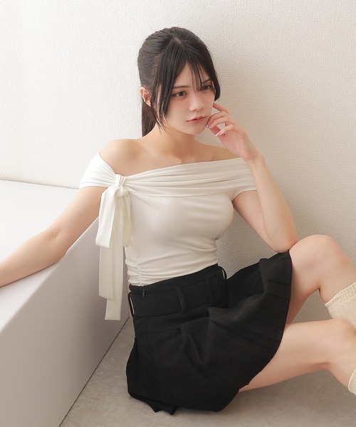 M DOLLY(エムドリー)の「off shoulder ribbon short tops/オフショルダーリボンショートトップス(Tシャツ/カットソー・レディース・ブラック/ホワイト・M/S)」の10枚目の写真