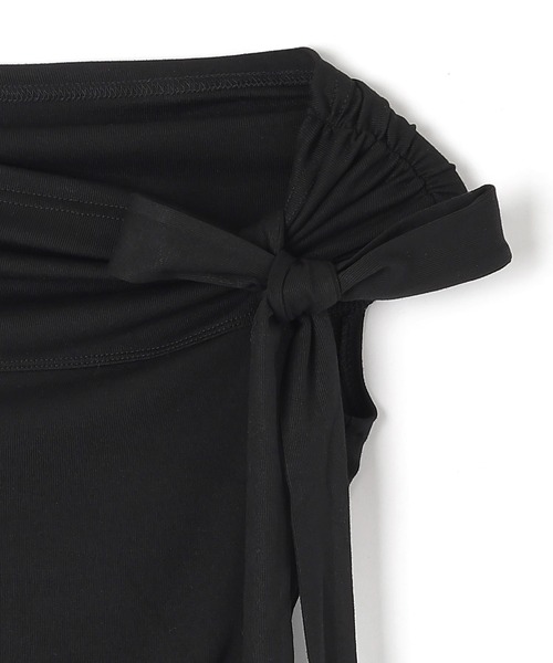 M DOLLY(エムドリー)の「off shoulder ribbon short tops/オフショルダーリボンショートトップス(Tシャツ/カットソー・レディース・ブラック/ホワイト・M/S)」の6枚目の写真