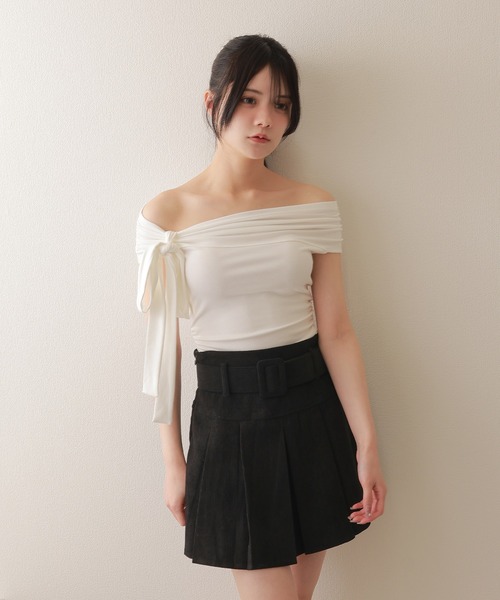 M DOLLY(エムドリー)の「off shoulder ribbon short tops/オフショルダーリボンショートトップス(Tシャツ/カットソー・レディース・ブラック/ホワイト・M/S)」の11枚目の写真