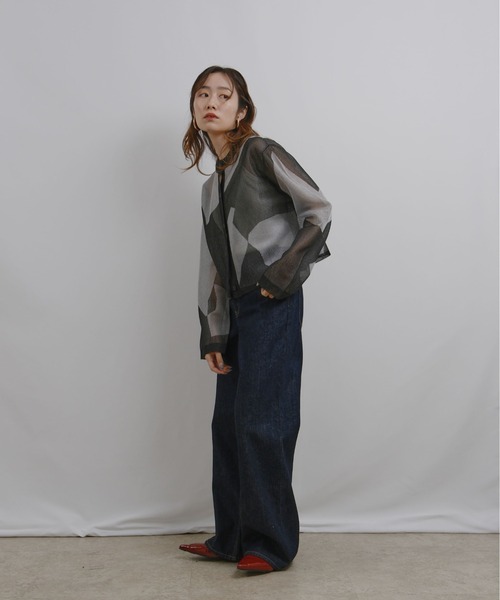 palm RICHE（ポームリシュ）の「【前後2WAY】ジオメトリック柄 ジャガードシアーカーデ（カーディガン/ボレロ・レディース・ホワイト/グリーン/ブラック・M）」の22枚目の写真