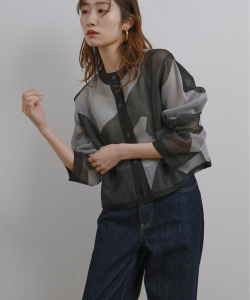 palm RICHE（ポームリシュ）の「【前後2WAY】ジオメトリック柄 ジャガードシアーカーデ（カーディガン/ボレロ・レディース・ホワイト/グリーン/ブラック・M）」の17枚目の写真