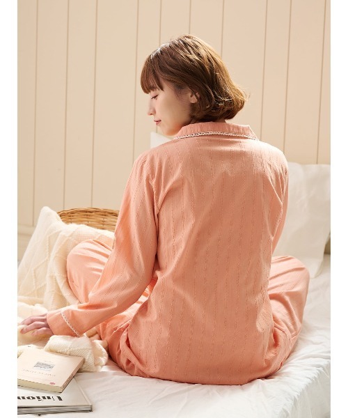 綿100％お花ワンポイント刺繍前開き長袖パジャマ（ルームウェア