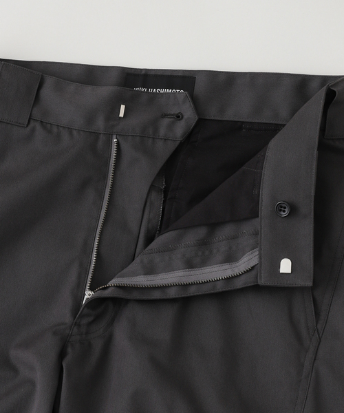YUKI HASHIMOTO(ユウキハシモト)の「【YUKI HASHIMOTO / ユウキハシモト】TWISTED WORK PANTS(その他パンツ・メンズ・ブラック/チャコールグレー・44/46)」の4枚目の写真