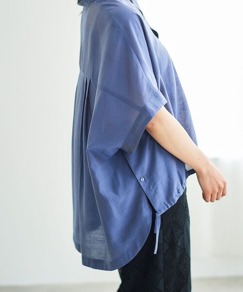 le.coeur blanc（ルクールブラン）の「《手洗い可能》シアー麻シャンブレードロストギャザーシャツ（シャツ/ブラウス・レディース・ベージュ/ブルー/ダークグレー・38）」の10枚目の写真