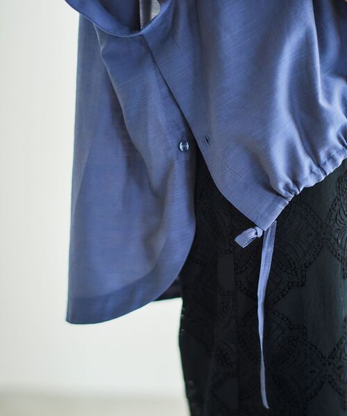 le.coeur blanc（ルクールブラン）の「《手洗い可能》シアー麻シャンブレードロストギャザーシャツ（シャツ/ブラウス・レディース・ベージュ/ブルー/ダークグレー・38）」の11枚目の写真