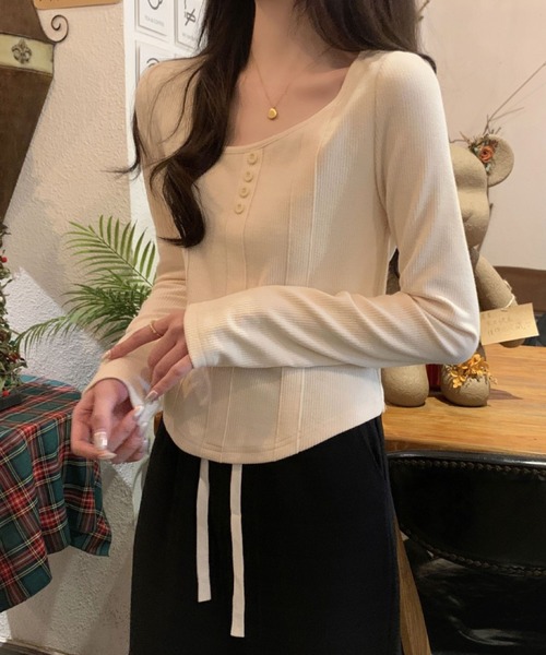 2ly2（トゥーリートゥー）の「フェミニンな魅力たっぷり♪スクエアネックリブトップス（Tシャツ/カットソー・レディース・ベージュ/ピンク/ダークグレー・FREE）」の7枚目の写真