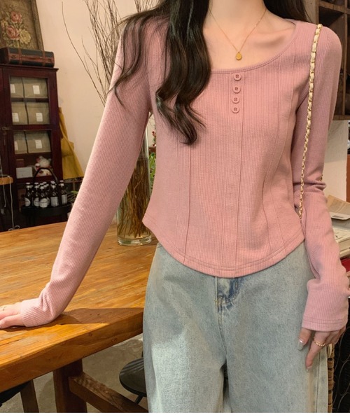 2ly2（トゥーリートゥー）の「フェミニンな魅力たっぷり♪スクエアネックリブトップス（Tシャツ/カットソー・レディース・ベージュ/ピンク/ダークグレー・FREE）」の19枚目の写真