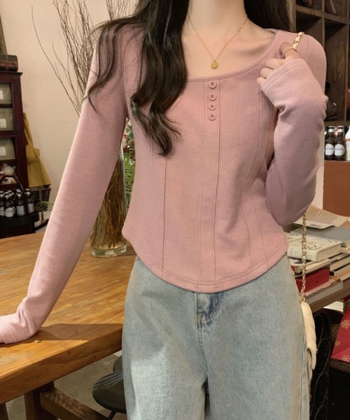 2ly2（トゥーリートゥー）の「フェミニンな魅力たっぷり♪スクエアネックリブトップス（Tシャツ/カットソー・レディース・ベージュ/ピンク/ダークグレー・FREE）」の21枚目の写真