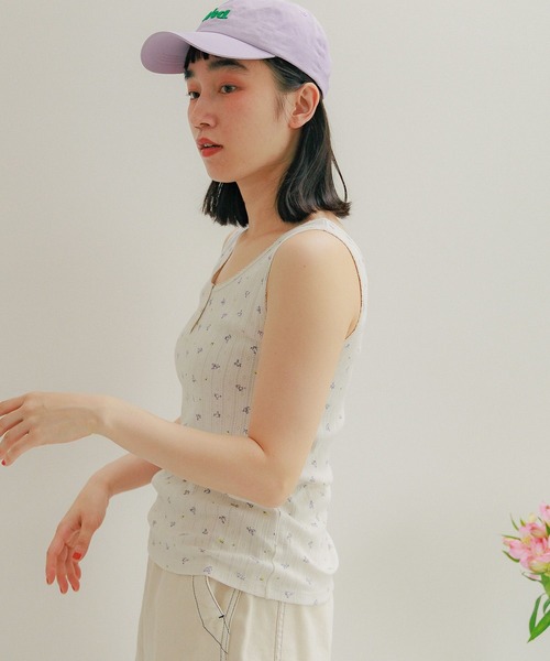 niko and...（ニコアンド）の「小花アイレットテレコタンクトップ（タンクトップ・レディース・ネイビー/オフホワイト/グレー・LARGE/MEDIUM）」の5枚目の写真