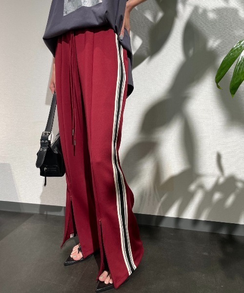 AIC.（エーアイシー）の「サテンサスペンダーハイウエストパンツ
