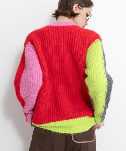AULA AILA（アウラアイラ）の「2WAYカラーブロックプルニット（ニット/セーター・レディース・イエロー×グリーン/チャコールグレー/ブルー/ピンク・0）」の14枚目の写真