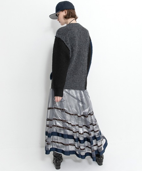 AULA AILA（アウラアイラ）の「2WAYカラーブロックプルニット（ニット/セーター・レディース・イエロー×グリーン/チャコールグレー/ブルー/ピンク・0）」の7枚目の写真