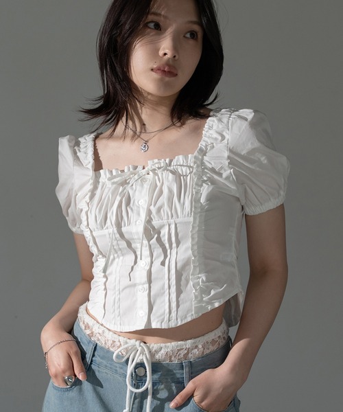 apres jour mignon（アプレジュールミニョン）の「スクエアピンタックブラウス【ZOZOTOWN限定アイテム】（シャツ/ブラウス・レディース・オフホワイト/ブラウン系その他/ネイビー/ダークブラウン/ブラック系その他/その他・X-LARGE/フリー）」の2枚目の写真