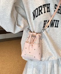 ロラライハリス♡ベビーピンクベルベット♡刺繍のふんわり肩掛け巾着バッグ♡ ロラライハリスベビーピンクベルベット刺繍のふんわり肩掛け巾着