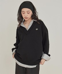 スポンディッシュ深Vネックニット