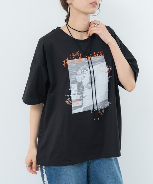 refinedworks(リファインドワークス)の「【refinedworks】ヴィンテージ感 漂う フォトプリントTシャツ!(Tシャツ/カットソー・レディース・カーキ/ホワイト/ブラック・FREE)」の1枚目の写真