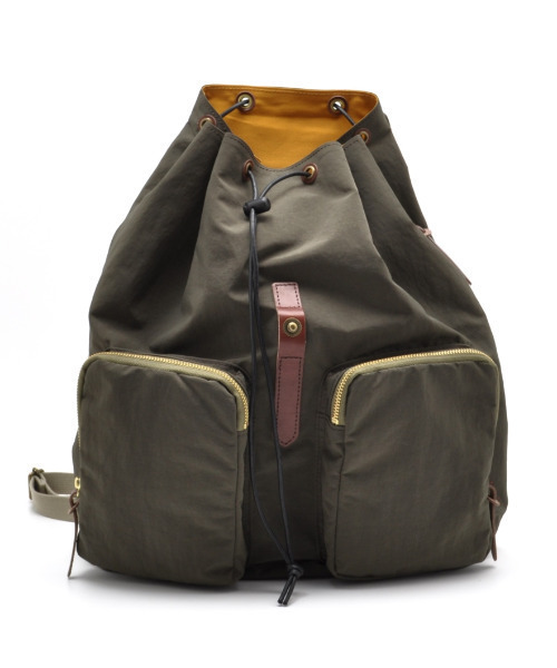 CLEDRAN(クレドラン)の「【軽量 サイドジップ開閉有】CL3824 LUMI RUCK SACK デイパ(バックパック/リュック・レディース・ライトベージュ/ブラック/オリーブ・FREE)」の8枚目の写真