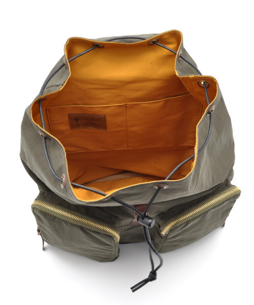CLEDRAN(クレドラン)の「【軽量 サイドジップ開閉有】CL3824 LUMI RUCK SACK デイパ(バックパック/リュック・レディース・ライトベージュ/ブラック/オリーブ・FREE)」の9枚目の写真