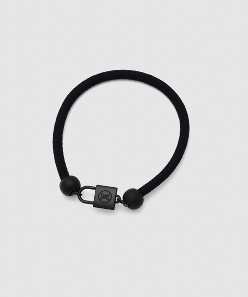 VANQUISH（ヴァンキッシュ）の「VANQUISH /VA Icon Lock-In ブレスレット（ブレスレット・メンズ・ホワイト/ブラック・FREE）」の2枚目の写真