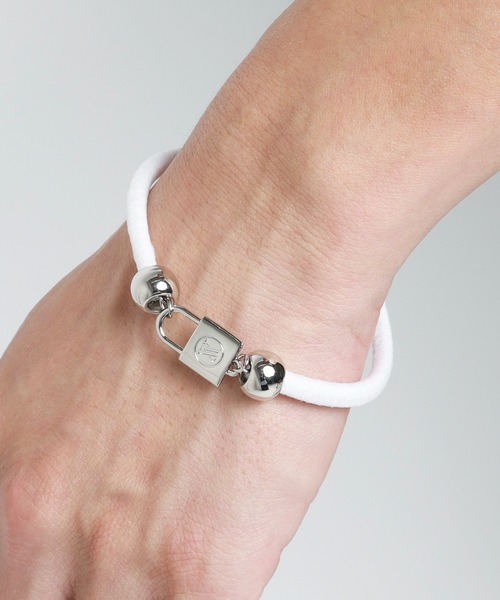 VANQUISH（ヴァンキッシュ）の「VANQUISH /VA Icon Lock-In ブレスレット（ブレスレット・メンズ・ホワイト/ブラック・FREE）」の5枚目の写真