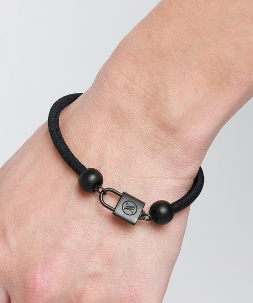 VANQUISH（ヴァンキッシュ）の「VANQUISH /VA Icon Lock-In ブレスレット（ブレスレット・メンズ・ホワイト/ブラック・FREE）」の3枚目の写真