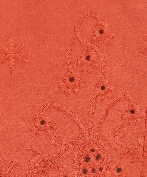 SHOO・LA・RUE（シューラルー）の「【S-LL】華やかさをプラスする 裾刺繍ストレートパンツ（その他パンツ・レディース・ホワイト/レッド系1/ブラック・02/01/04/03）」の6枚目の写真