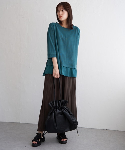 ikka（イッカ）の「【接触冷感】冷感裾レイヤードプルオーバー（Tシャツ/カットソー・レディース・ブラウン/マスタード/ブラック/ダークグリーン・L/M/S）」の15枚目の写真