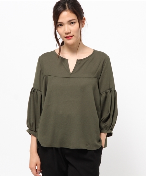 OUTLET（アウトレット）の「【CAPRICIEUX LE'MAGE】ギャザースリーブスモックBL（シャツ/ブラウス・レディース・ブラック/カーキ・FREE）」の2枚目の写真