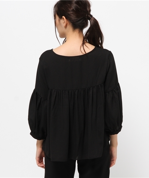 OUTLET（アウトレット）の「【CAPRICIEUX LE'MAGE】ギャザースリーブスモックBL（シャツ/ブラウス・レディース・ブラック/カーキ・FREE）」の5枚目の写真