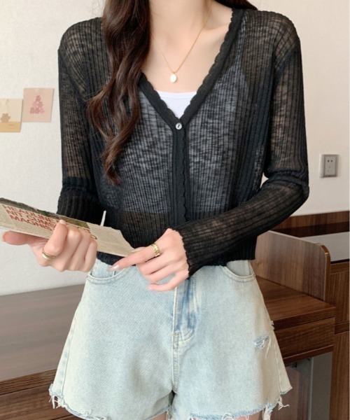 kirakiraShop（キラキラショップ）の「【新色追加】【着回し万能】着回し力バツグン！Vネック シアー カーディガン（カーディガン/ボレロ・レディース・ブラック/アイボリー/ブルー/パープル/ホワイト/ピンク/グリーン・FREE）」の10枚目の写真