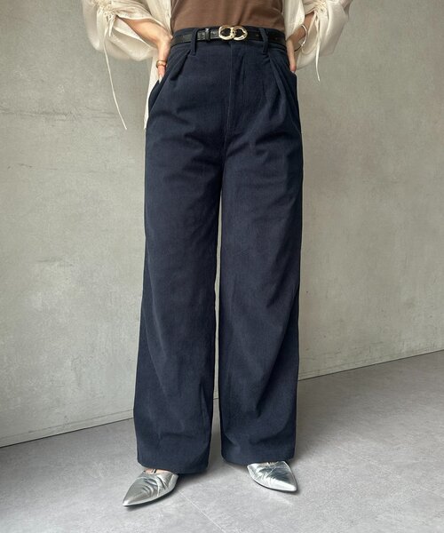 Thevon(ゼボン)の「コーデュロイハイウエストタックパンツ(その他パンツ・レディース・ブラウン/アイボリー/ブラック・M/S)」の1枚目の写真