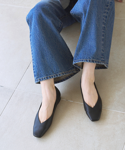 LE TALON（ルタロン）の「≪追加≫スクエアVカットフラット（バレエシューズ・レディース・ブラック系その他・23cm/23.5cm/24cm/24.5cm/21/21.5/22cm/22.5cm/25cm/25.5cm）」の7枚目の写真