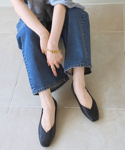 LE TALON（ルタロン）の「≪追加≫スクエアVカットフラット（バレエシューズ・レディース・ブラック系その他・23cm/23.5cm/24cm/24.5cm/21/21.5/22cm/22.5cm/25cm/25.5cm）」の8枚目の写真