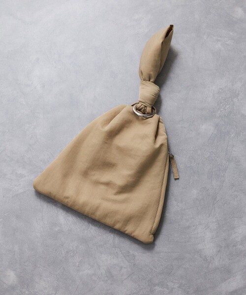 ADAM ET ROPE'(アダムエロペ)の「トライアングルムスビミニバッグ(ハンドバッグ・レディース・ブラック/ベージュ/ライトグリーン・FREE)」の3枚目の写真