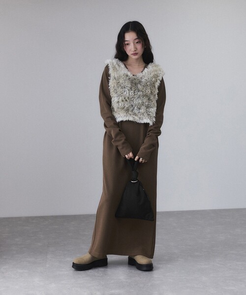 ADAM ET ROPE'(アダムエロペ)の「トライアングルムスビミニバッグ(ハンドバッグ・レディース・ブラック/ベージュ/ライトグリーン・FREE)」の5枚目の写真