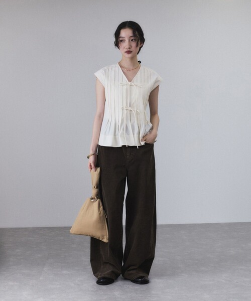 ADAM ET ROPE'(アダムエロペ)の「トライアングルムスビミニバッグ(ハンドバッグ・レディース・ブラック/ベージュ/ライトグリーン・FREE)」の6枚目の写真